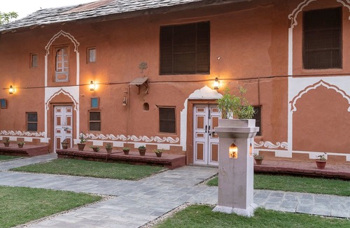 Dera Gopipur Hotel | The Chateau Garli