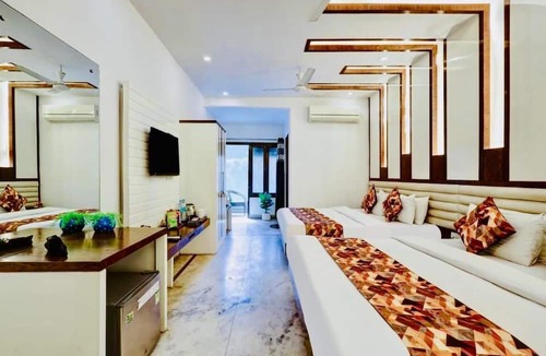 Paharganj Hotel | New Hindustan By Backpackers Heaven