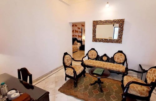 Udaipur City Centre Hotel | HOTEL MAHENDRA PRAKASH