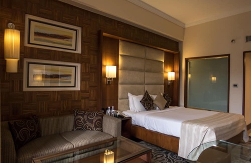 Sikanderpur Ghosi Hotel | The Bristol Hotel