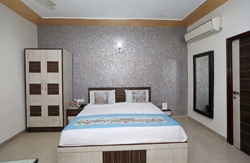 Sikandra Hotel | OYO 11005 Hotel Shanti Palace
