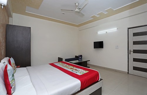 Sikandra Hotel | OYO 11005 Hotel Shanti Palace