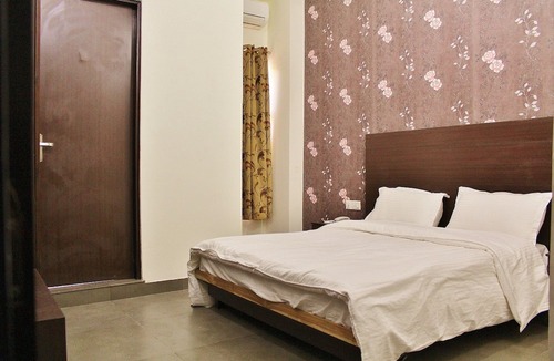 Behror Hotel | Adhunik Hotel Behror