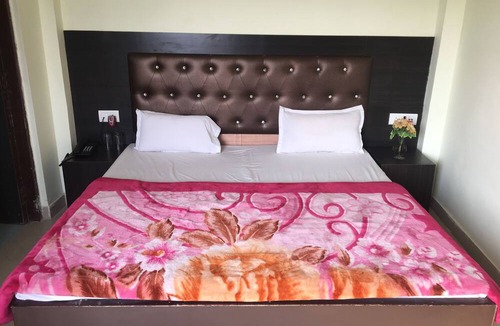 Lucknow Hotel | Hotel Mangalam Palace - Lucknow Airport