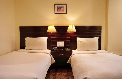 Gadag-Betageri Hotel | Keshav Clarks Inn