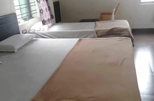 Koppal Hotel | Iroomz Grand Palace