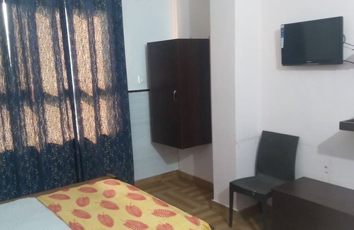 Devaprayag Hotel | Hotel Chakasha Govindam