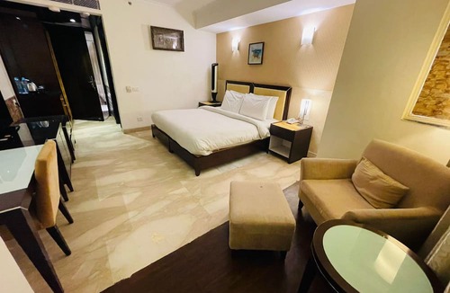 New Delhi Hotel | Venizia Sarovar Portico Delhi
