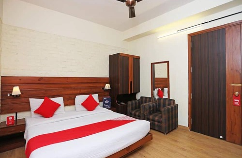 Raj Nagar Hotel | FabHotel The Townhouse