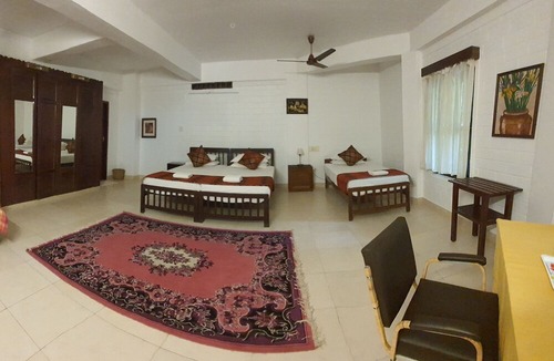 Puthenthope Hotel | Wild Palms on Sea