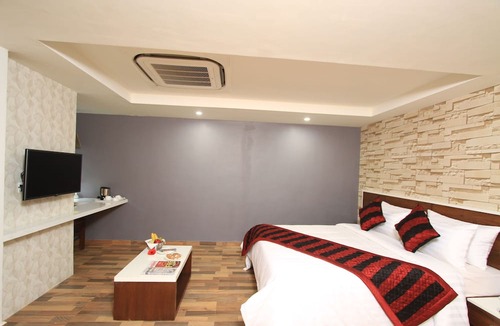 Lakshminarayana Pura Hotel | Icon Business by Bhagini