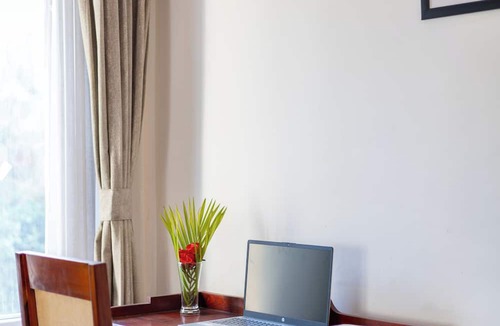 Faridabad Villa | ELIVAAS The Aravalli Reserve Isley Villa