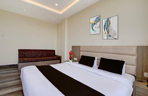Ujjain House | Super Townhouse Mahamrityunjay Dwar