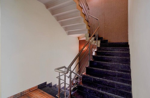 Jabalpur House | Deluxe Hotel Koshalya Mohan