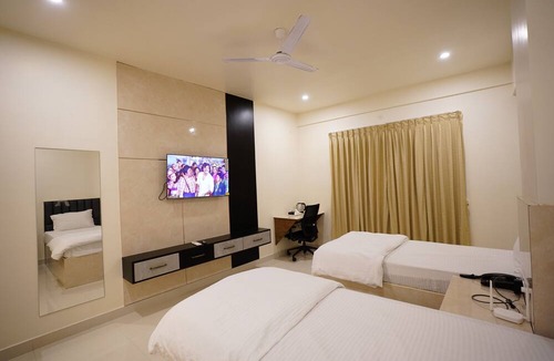 Thoraipakkam Hotel | DrizzleDrop Inn Chennai