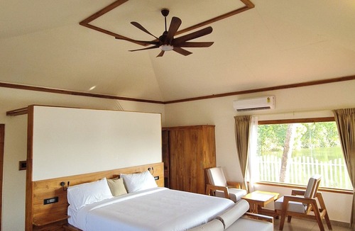 Chirayinkil Hotel | Kaayal Luxury Villa Varkala Private Lakefront Retreat