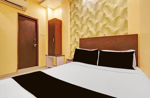 Civil Lines House | Classic Prayagraj Bus Stop Sonica Gold