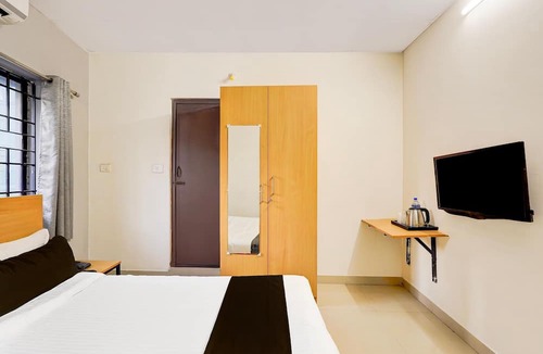 Nanganallur House | Deluxe Grace Complex