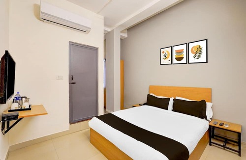 Nanganallur House | Deluxe Grace Complex