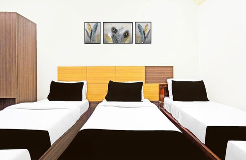 Kondapur House | Deluxe With Twin Bed Rrr Inn
