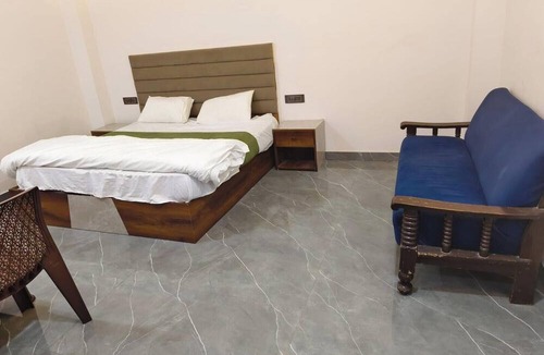Agra Hotel | Hotel O AWA Palace