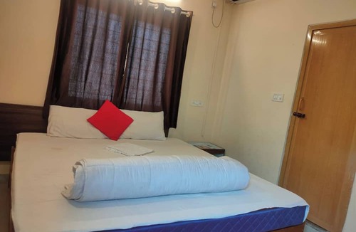 R.K. Hegde Nagar Hotel | Hotel MVTJ