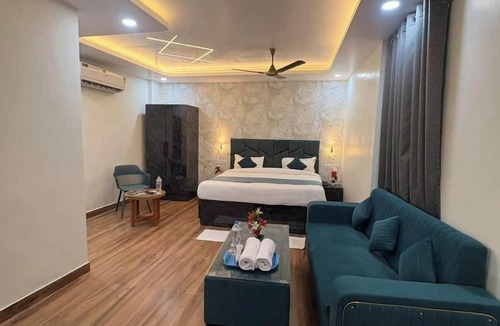 Kanpur Hotel | Hotel Raas Garden