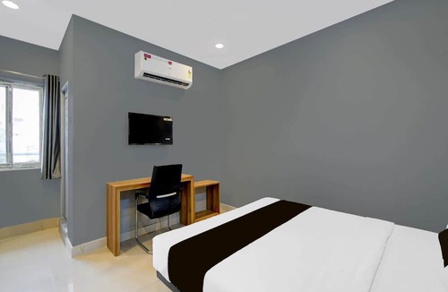 Civil Lines House | Deluxe Hotel Santosh Palace