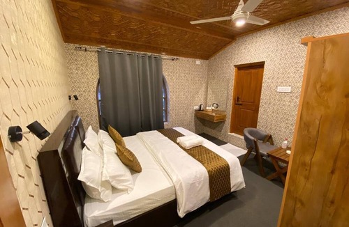 Rohtak Hotel | Deswal Hotel