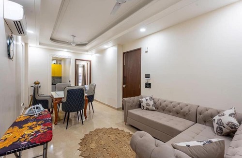 Saket Apartment | Fortune Home Service Apartment J-267