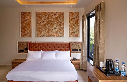 Ranjit Avenue House | Homestay By cafe9