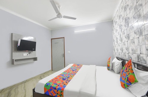 East of Kailash Hotel | Fabhotel Zen Stay