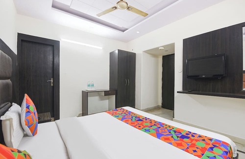 Karol Bagh Hotel | Fabhotel Vishesh Continental