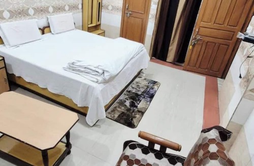 Bhiwani Hotel | Taj Guest House