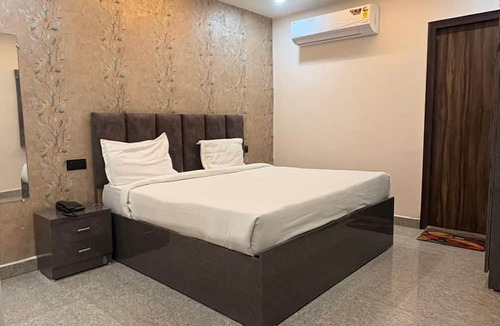Kanpur Hotel | Hotel Raas Inn