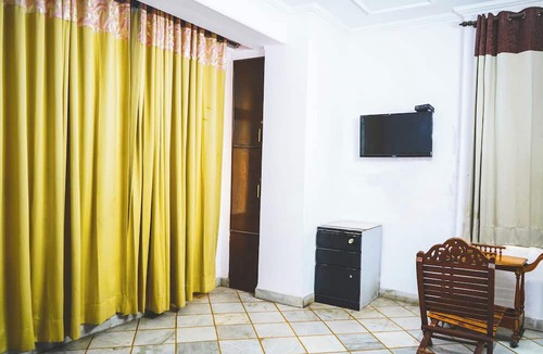 Old Rajinder Nagar Hotel | Roomshala Hotel Iconic Near Karol Bagh