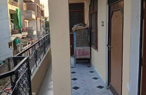 Jhusi Hotel | Shri Hari Sadan