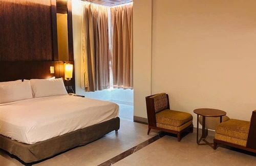Jaunpur Hotel | Ananta Express Jaunpur