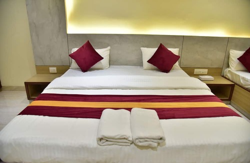 Mirzapur Hotel | The Grand Chandra