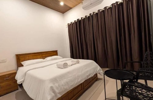 Kannur House | Grand Beach Villa Payyambalam