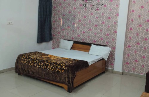Kanpur Hotel | Hotel MeenakshI Palace Kanpur