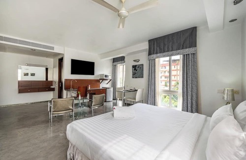 Shanthala Nagar Hotel | The Pentouz Lavelle Road