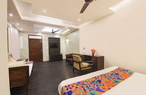 Jasola Hotel | Fabhotel 82 Inn