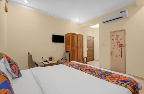 Varanasi Hotel | FabHotel Marine - infront of Trade Facility centre