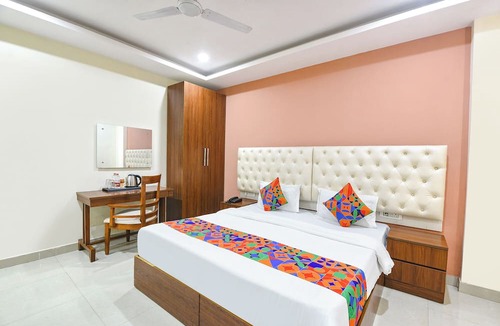 Jasola Hotel | Fabhotel Laxmi Mahal
