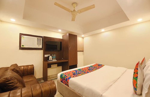 Chittaranjan Hotel | Fabhotel South Paradise