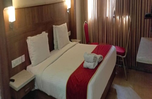 Karur Hotel | Breeze Palace