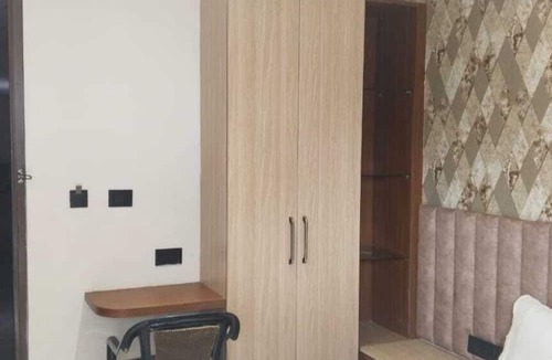 Mainpuri Hotel | Hotel B K Stay