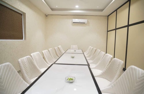 Kanpur Hotel | Hotel Mahalaxmi Grand