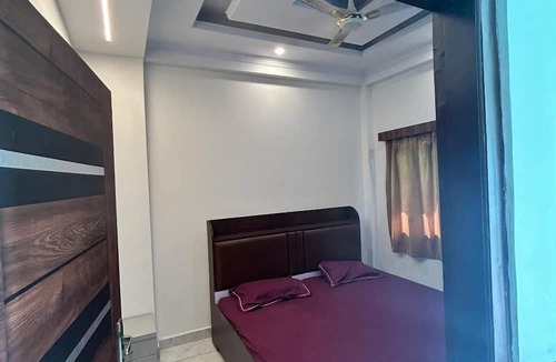 Haraiya Hotel | Hotel Lush by Ravindra